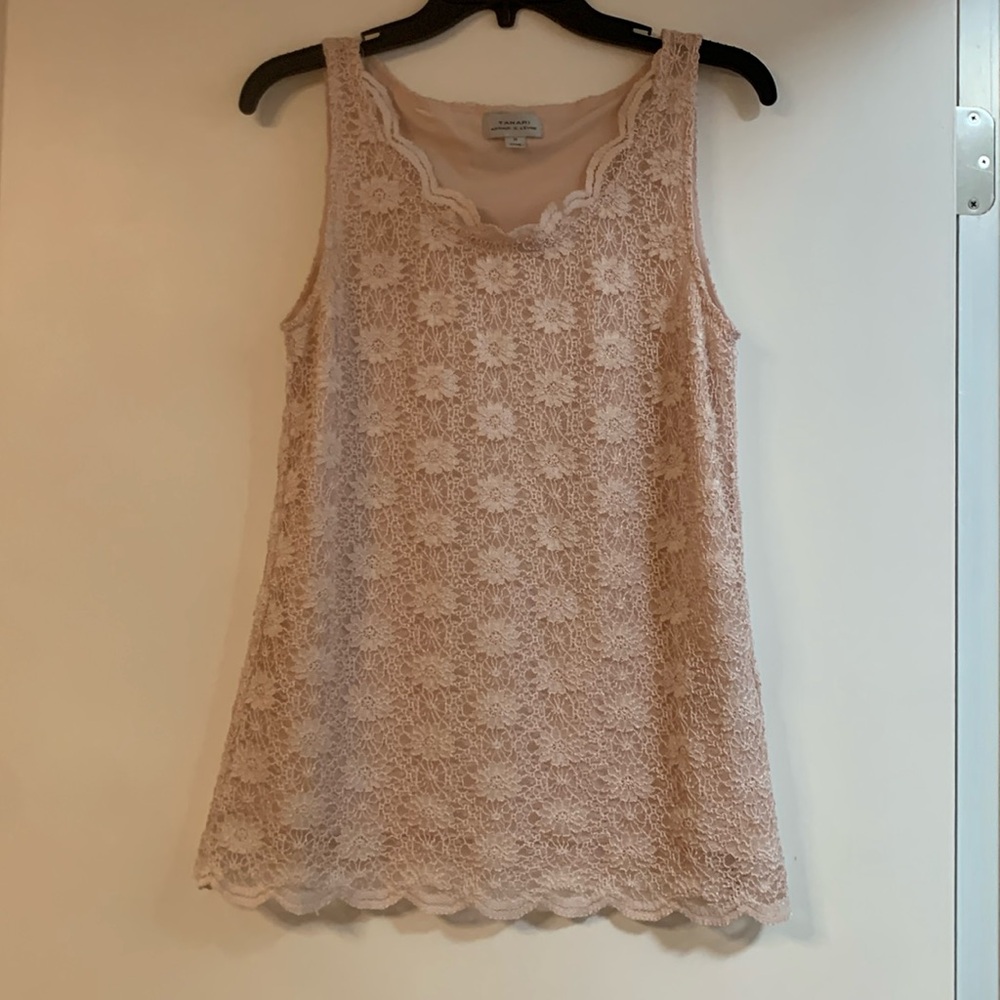 Size M Tahari Arthur S Levine Lace Tank Camisole in very good condition